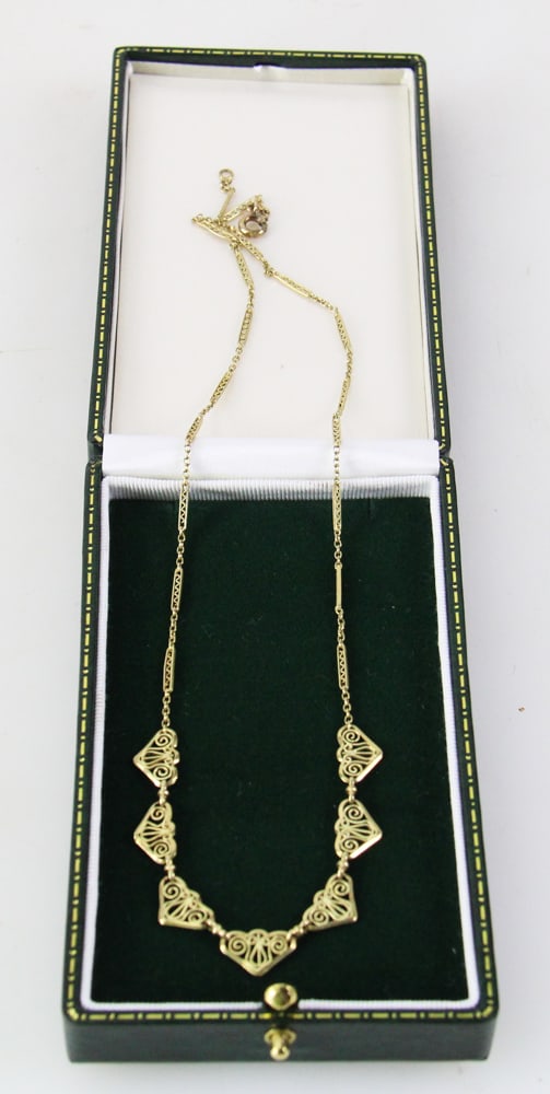 18k Gold Necklace: 18k gold necklace, 17" L. Approximately 3.51 grams TW. Provenance: Miami Beach, Florida collection. PLEASE NOTE: payment for silver, gold, jewelry, and coins must be made via wire transfer, cash, or c