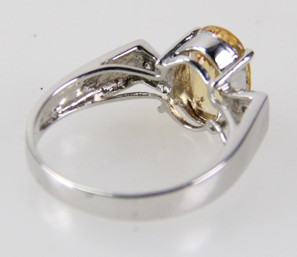14k Gold Oval Topaz Ring - 5