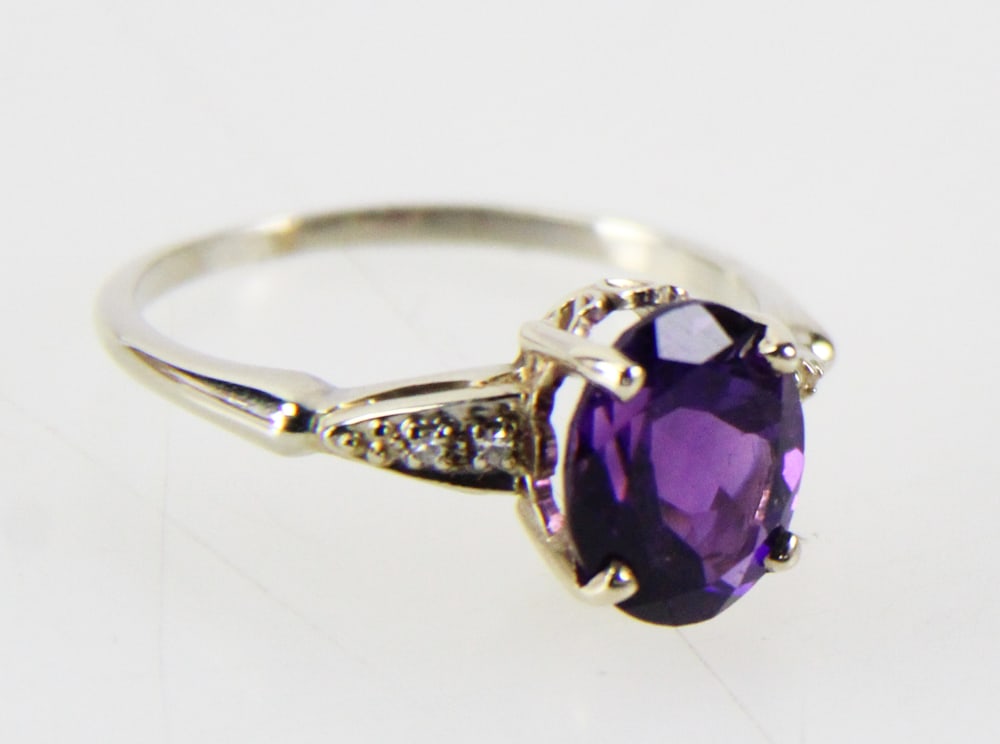 14k Gold Oval Amethyst Ring - 6