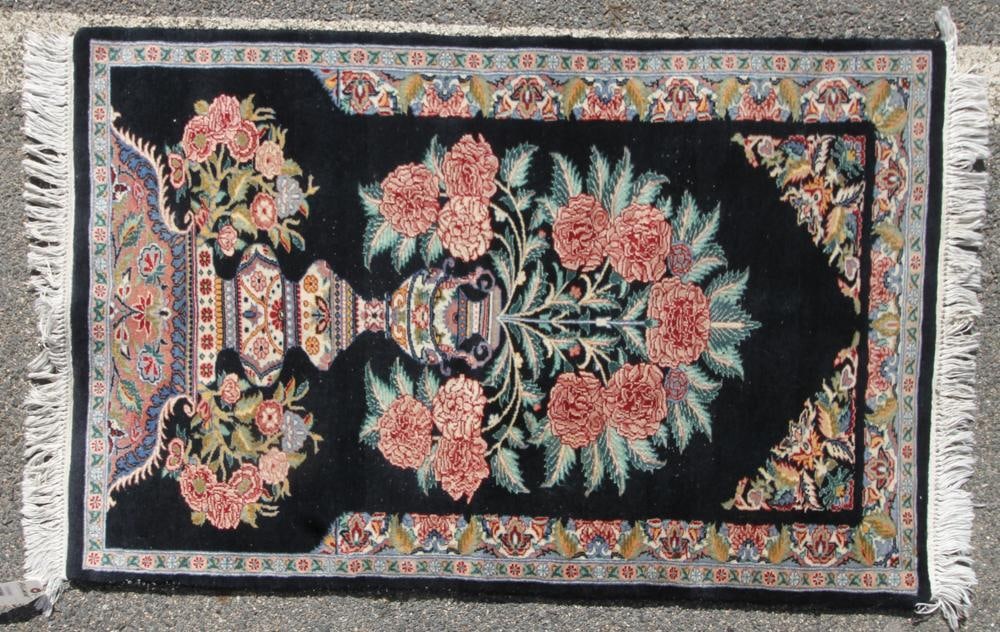 Fine Sino Tabriz Rug: Fine Sino Tabriz rug, 4' 3" x 2' 6". Provenance: Palm Beach, Florida estate.