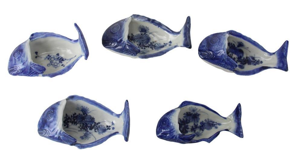 Chinese Blue and White Fish Spoons: Chinese blue and white fish spoons, 4 1/2 x 2. Provenance: Estate of the late Joseph W. Haley, of Pride's Crossing, Massachusetts.