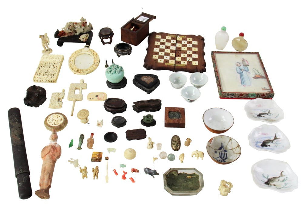 Collection of Chinese Items, Snuff Bottle, Frames, etc. (1 of 20)