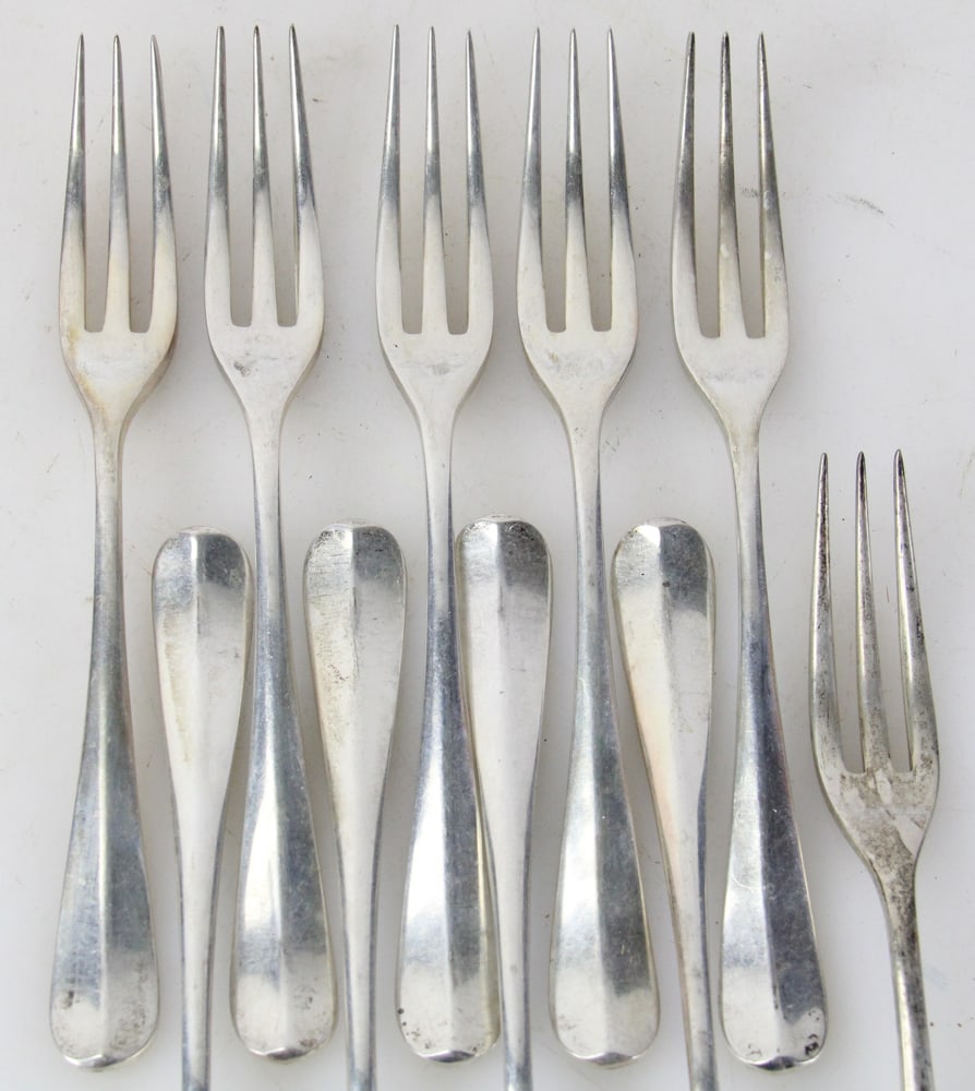 Stieff Sterling "Williamsburg" Flatware Set - 2