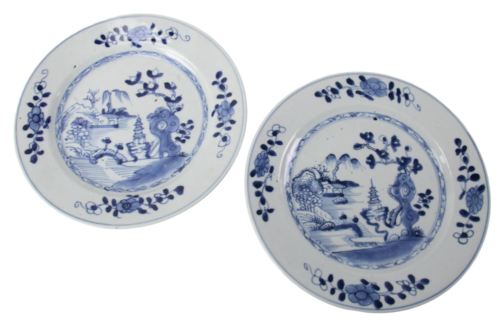 Pair of 19thC Qing Dynasty Plates: Pair of 19th century Qing Dynasty plates, 9" diameter. Provenance: Wells, Maine collection.