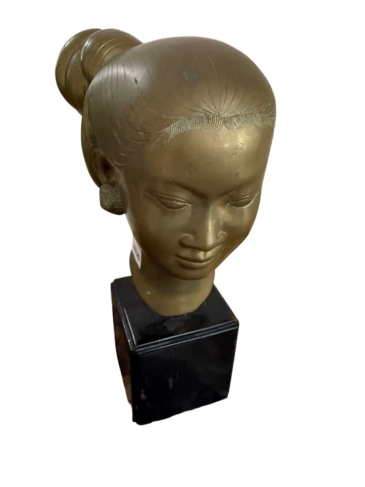 Nguyen Thanh Le, Bronze Bust of Vietnamese Woman: Nguyen Thanh Le, bronze bust of Vietnamese woman, 13 1/2" x 8". NOTE: Item to be picked up at 64 East 80th St., New York, NY. Deadline for pick-up is July 31st. Please call our front desk at 978-927-2