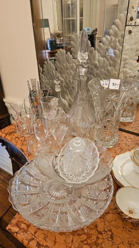 Lot of Assorted Crystal Glassware (1 of 4)
