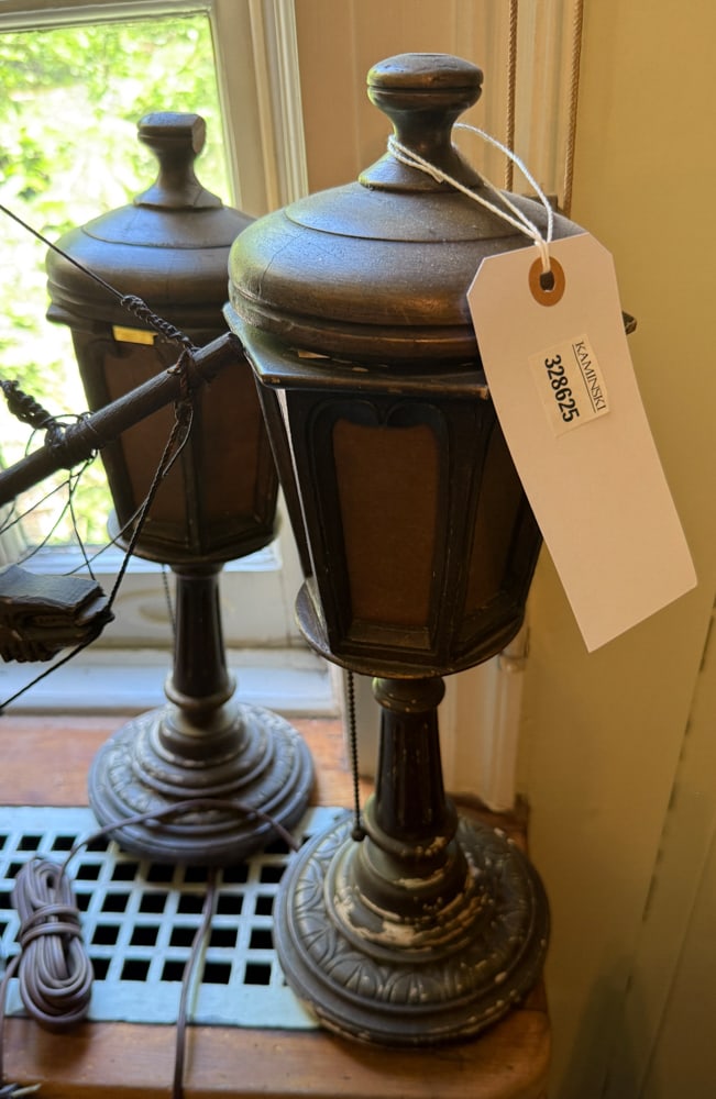 Two Venetian-style Lantern Desk Lights (1 of 3)