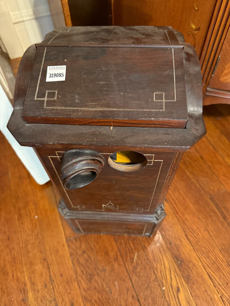 Stereopticon Alex Becker, 1886, with Cards: Stereopticon Alex Becker, 1886, with cards. NOTE: Item to be picked up at 64 East 80th St., New York, NY. Deadline for pick-up is July 31st. Please call our front desk at 978-927-2223 to schedule pick