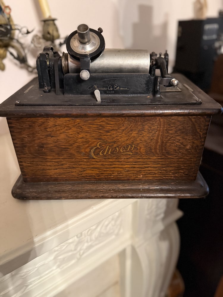 Edison Standard Cylinder Phonograph, 1905 (1 of 2)