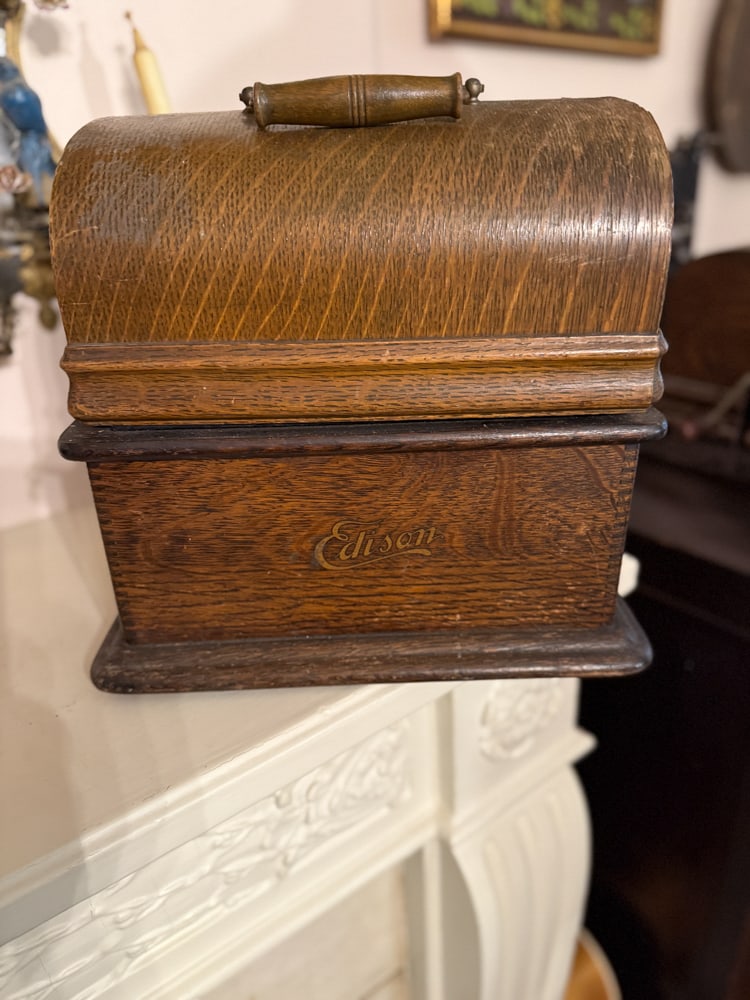Edison Brand Cylinder Phonograph, 1905 (1 of 3)