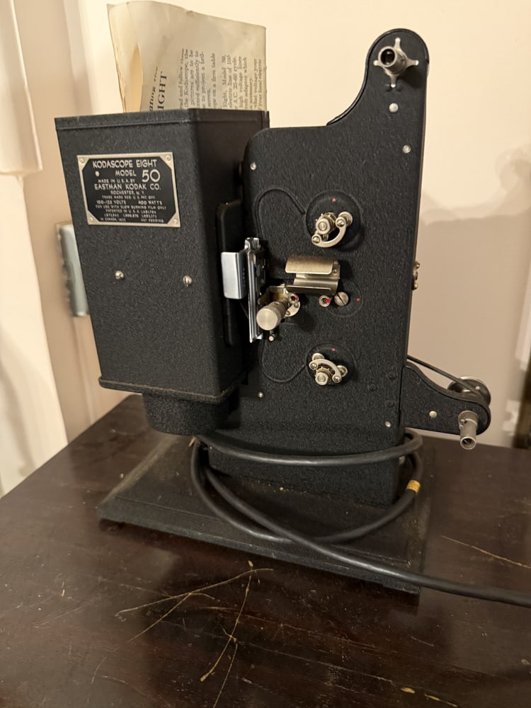 Kodascope Lite 250 Film Projector (1 of 1)