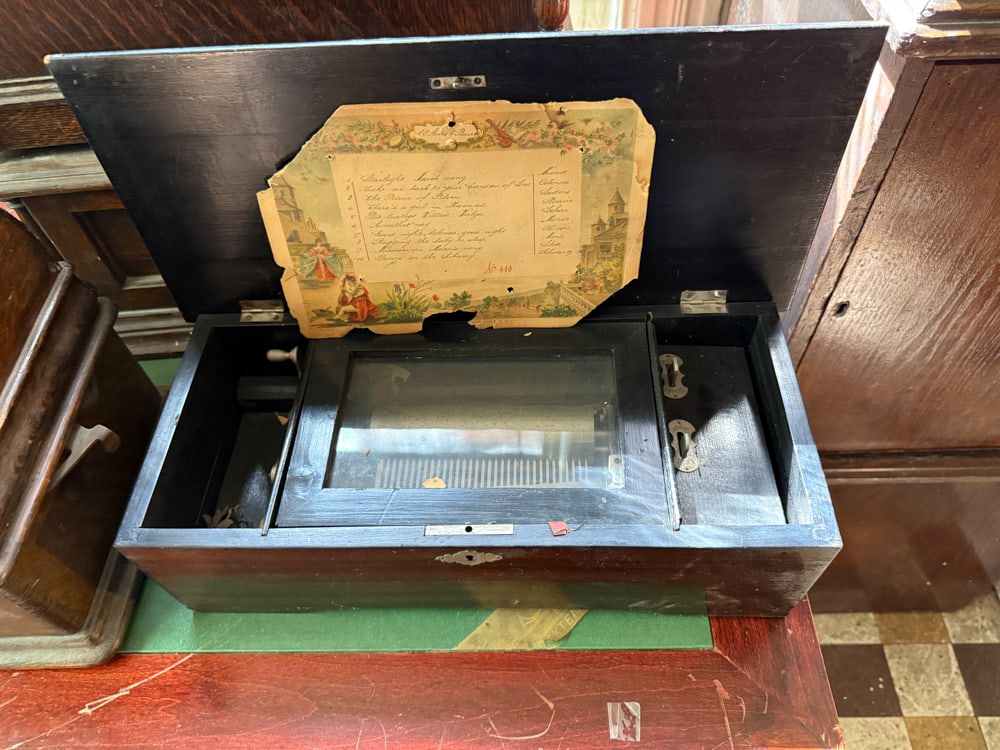 Ten Tune Music Box (1 of 4)