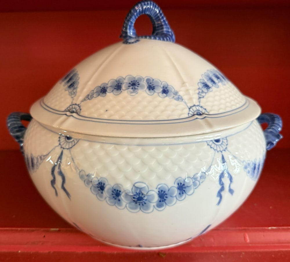 Bing and Grondahl Covered Tureen (1 of 4)