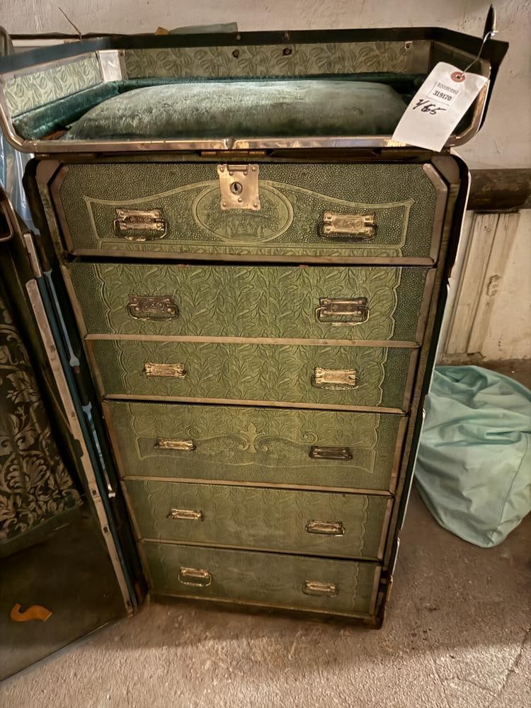 Old Trunk (1 of 1)