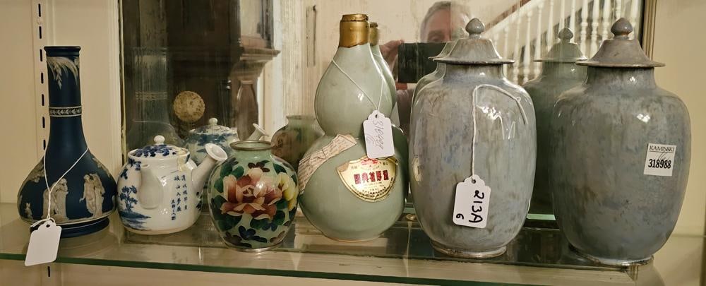 Assorted Porcelain Pieces, Wedgwood, Chinese: Assorted porcelain jars, vases, Wedgwood, Chinese, painted, (6) total, largest 10". NOTE: Item to be picked up at 62 East 80th St., New York, NY. Deadline for pick-up is July 31st. Please call our fro
