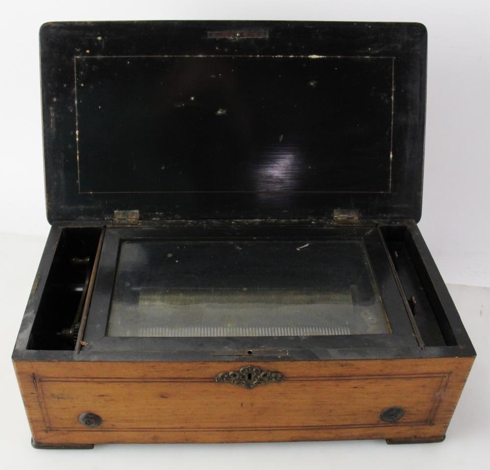 19thC Swiss Cylinder Music Box (1 of 1)