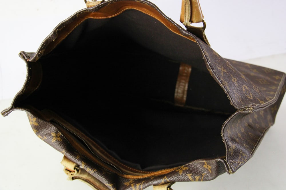 Louis Vuitton Handbag - 10