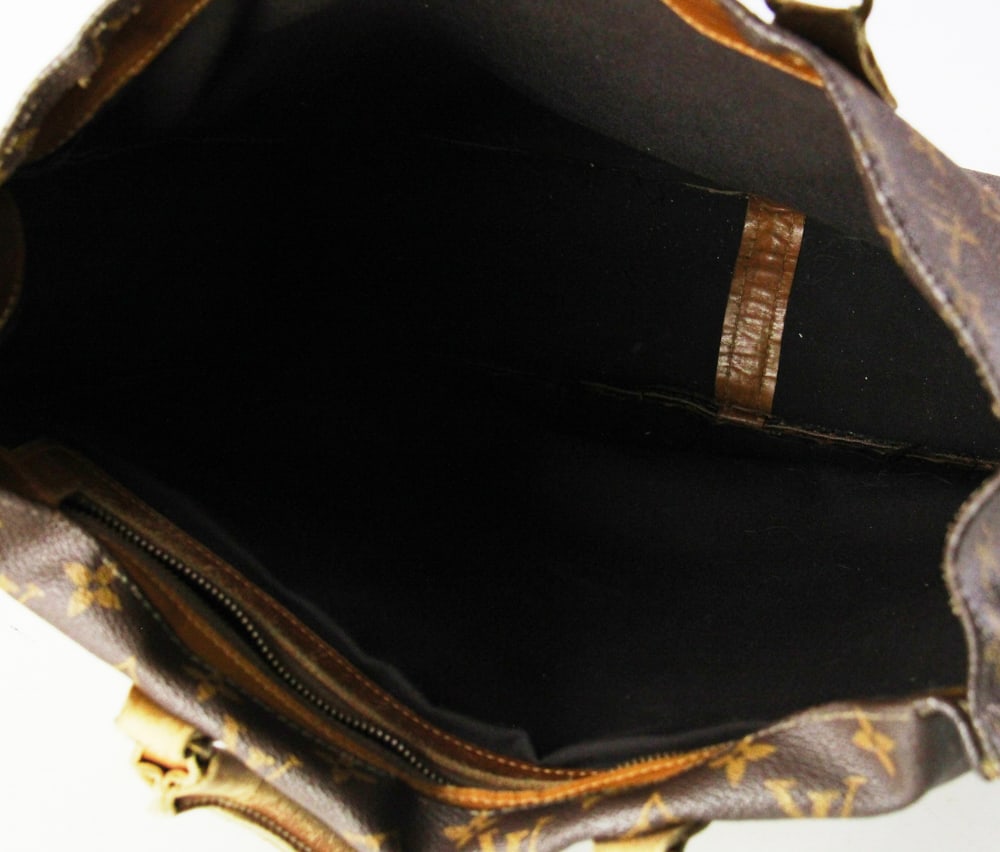 Louis Vuitton Handbag - 11