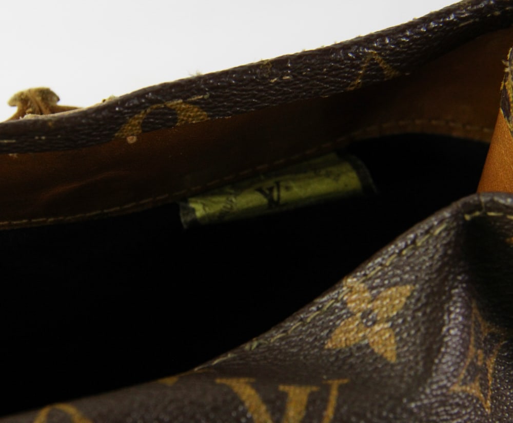 Louis Vuitton Handbag - 9