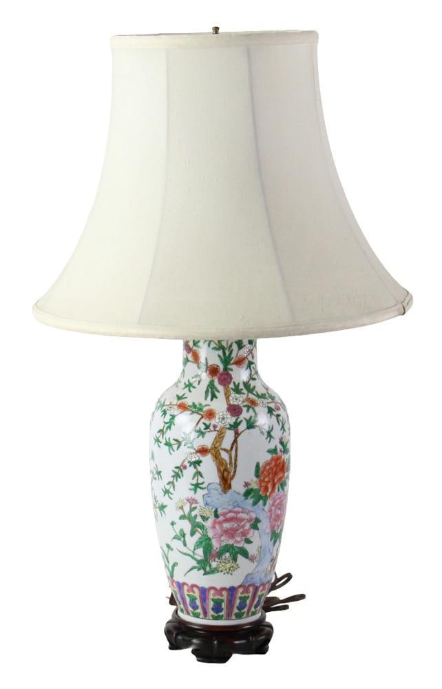 Chinese Porcelain Vase Lamp (1 of 11)