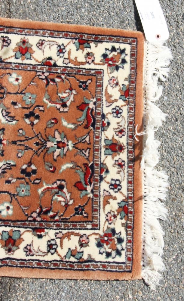 Handmade Wool Indo-Tabriz Rug - 4