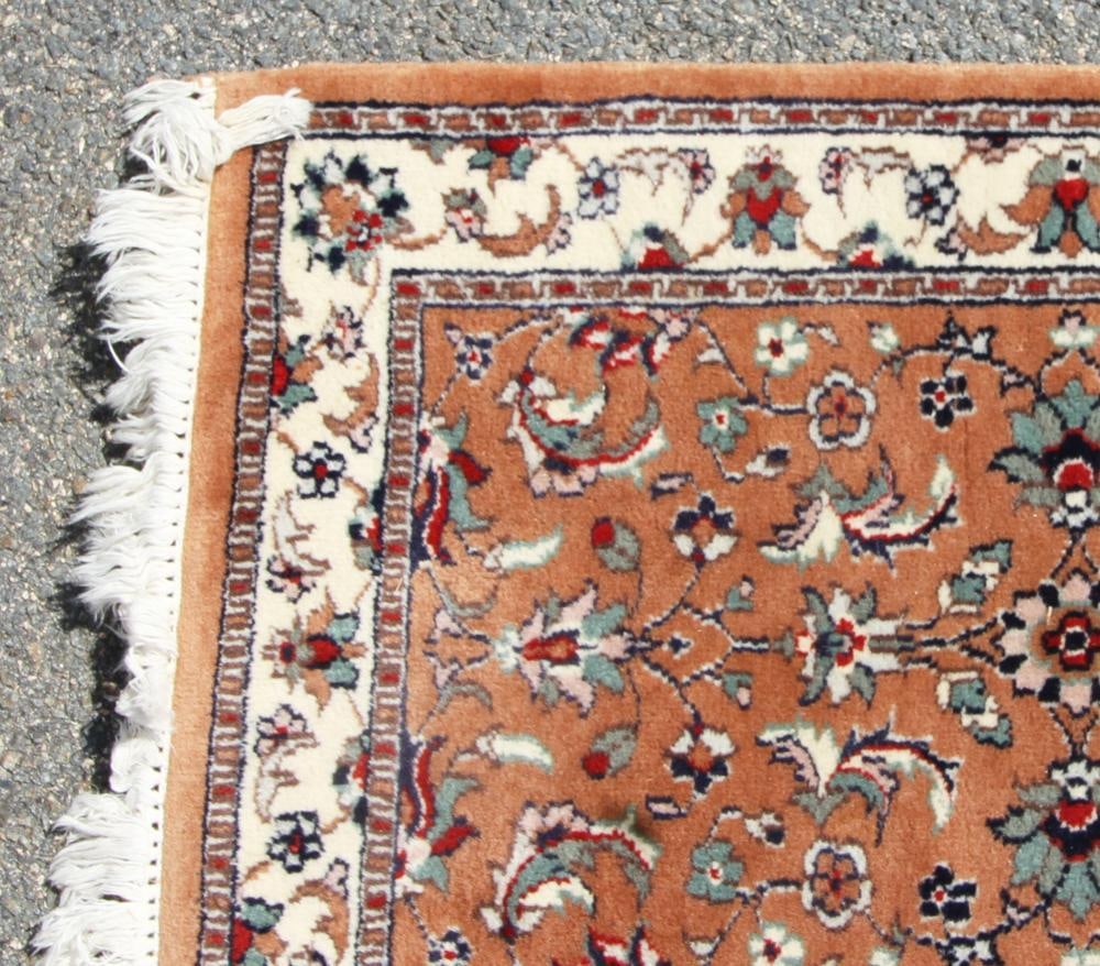 Handmade Wool Indo-Tabriz Rug - 5