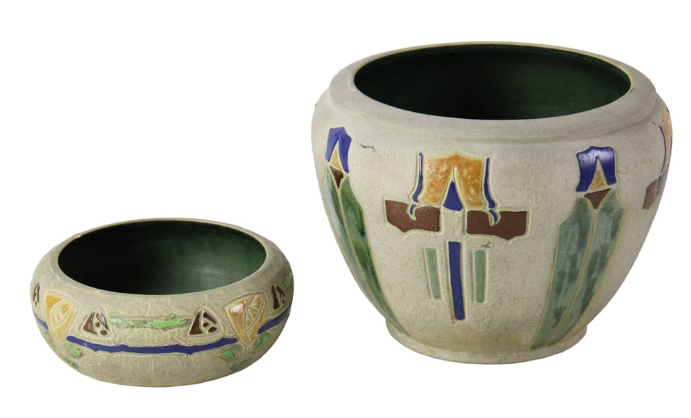 Arts and Crafts Roseville Mostique Planters (1 of 8)