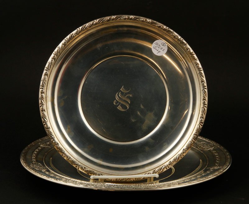 2 Sterling Chargers: Two chargers, monogrammed 'S', Wallace, approximately 26.4 troy ounces.