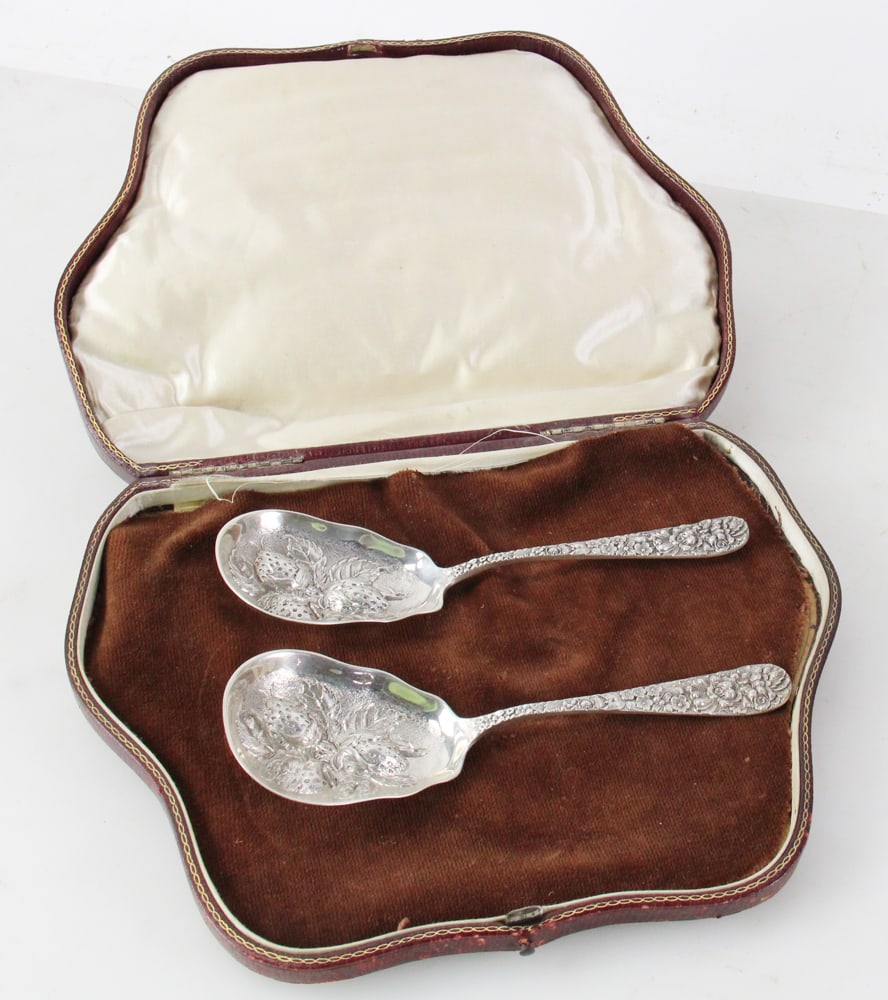 Pair of Stieff Sterling Berry Spoons (1 of 10)