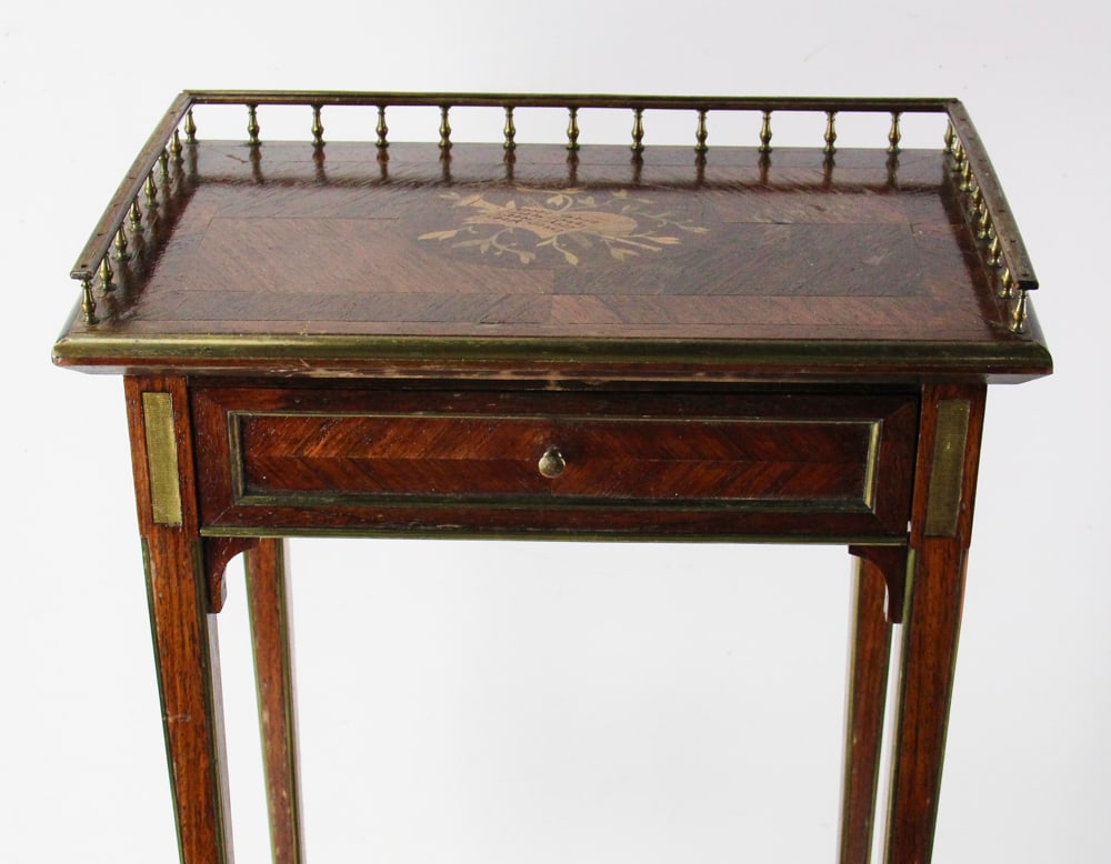 19thC Regency Table with Gallery Top - 2