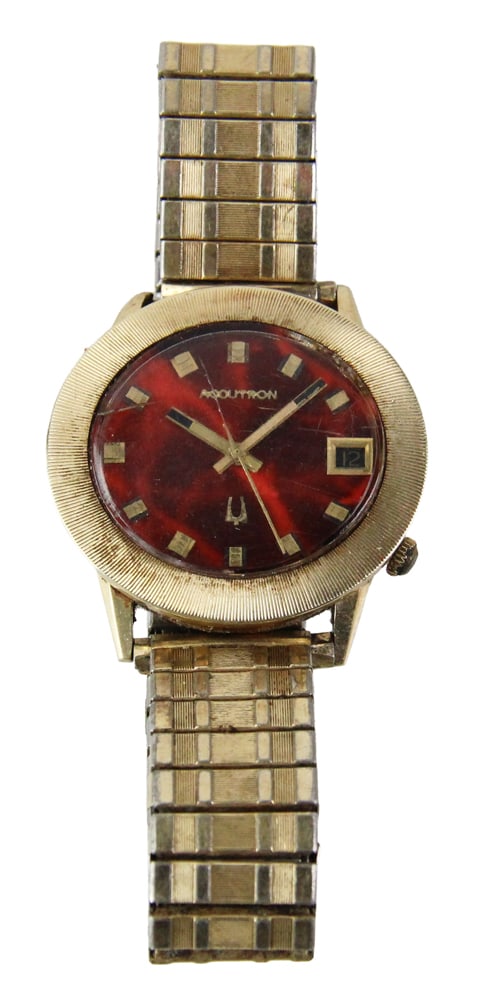 Men's 14k Yellow Gold Bulova Watch: Men's 14k yellow gold Bulova Accutron/Aooutron watch, with Speidel band, 1 3/8" diameter bezel, back stamped 14k Bulova N1 S/N 34292. Approximately 70.4 grams TW (including band). Provenance: New York
