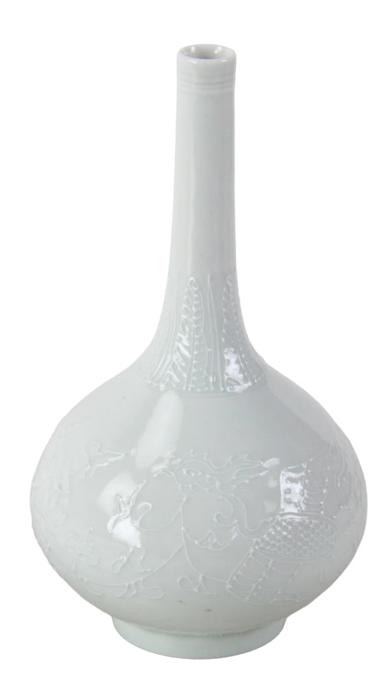Chinese Ming Dynasty Vase: Chinese Ming Dynasty vase, 8" x 4 1/4". Provenance: Andover, Massachusetts collection.