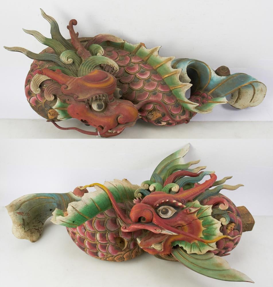 Pair of Qin Dynasty Wooden Architectural Dragons: Pair of Qin Dynasty antique hand-carved wooden architectural Asian painted dragons, 30" x 13", 32" x 13". Provenance: Brunswick, Maine collection. PLEASE NOTE: On KaminskiLIVE, lots valued at ove