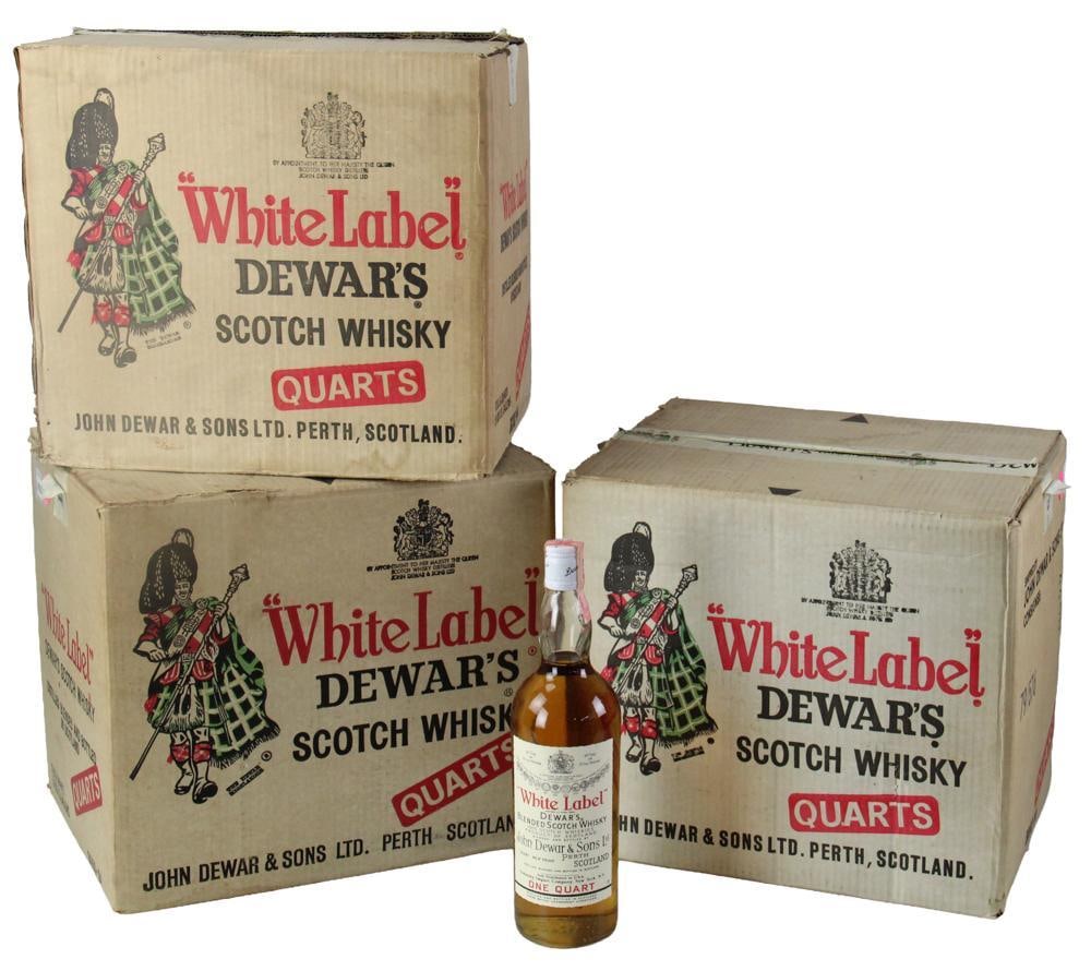Dewar's White Label Blended Scotch Whisky (1 of 10)