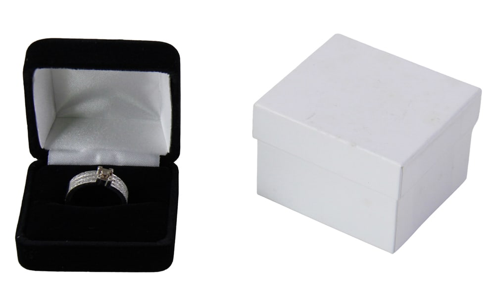 Ladies' 18k Gold and Canary Color Diamond Ring: Ladies' 18k white gold and canary color diamond ring, marked 750, size 8. Approximately 9.28 grams. Provenance: Mashpee, Massachusetts collection. PLEASE NOTE: payment for silver, gold, jewelry, and c