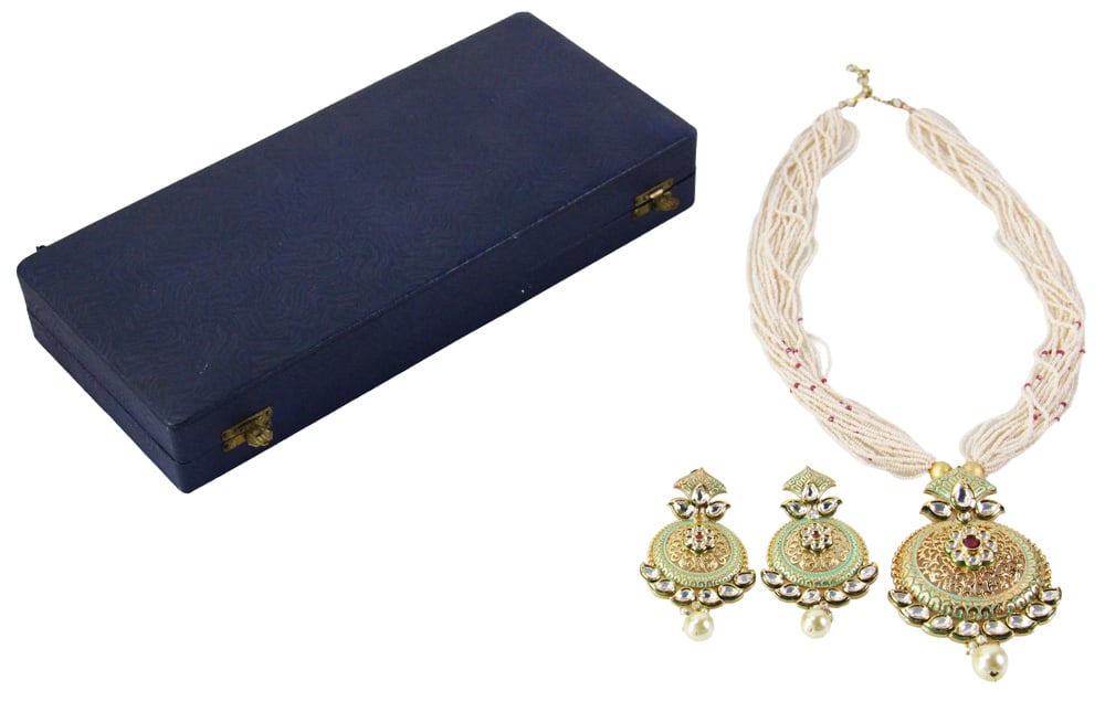 Indian Mogul Style Pearl and Ruby Necklace: Indian Mogul style pearl and ruby necklace, 21 1/2" L, with earrings, 2 1/2" x 1 1/2". Provenance: Mashpee, Massachusetts collection.