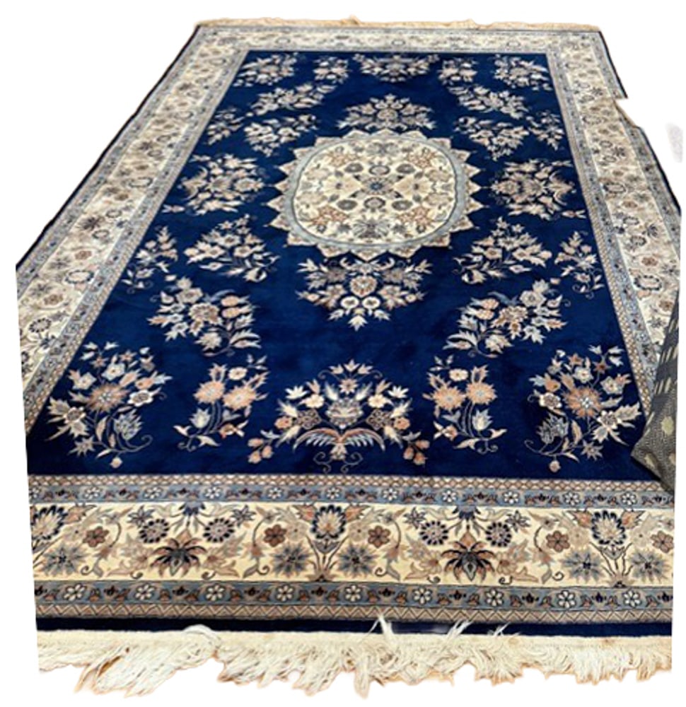 Fine Tabriz Rug: Fine Tabriz rug, 9' 1" x 6'. Good condition. Provenance: Ocala, Florida collection.