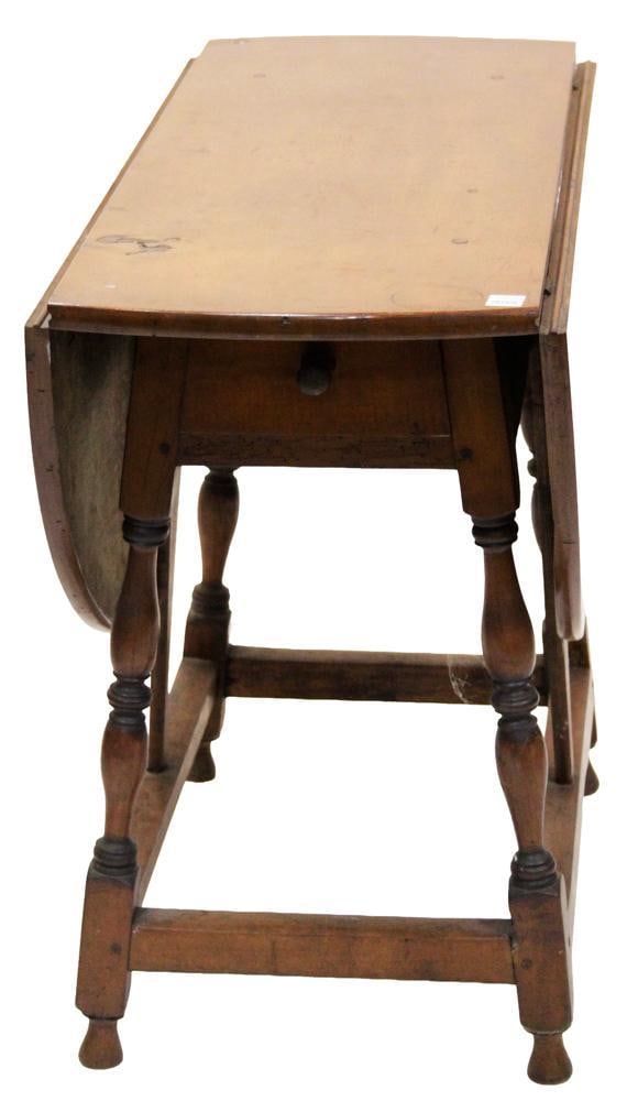 18thC New England Drop-Leaf Table (1 of 9)