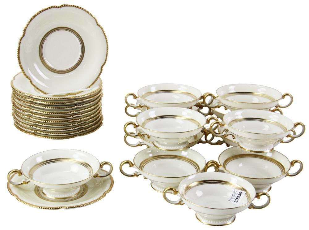 Cartlon Regal China Bouillon Cups and Saucers (1 of 11)