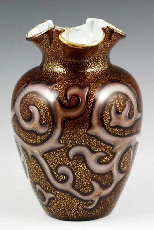 Loetz Octopus Federzeichnung Glass Vase: Loetz Octopus Federzeichnung glass vase, cased chocolate brown with gilt tracery decoration air-trap pearlized octopus pattern with connected trails, handwritten on base "Patent 9159", 8 1/4"h. Proven
