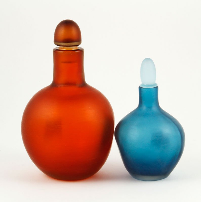 Pair Muranese Sommerso Perfumes: Pair of Muranese Sommerso perfumes with inciso technique, Paolo Venini, circa 1955, both signed "Venini" on base, 6" x 3" and 7 1/2" x 4". Provenance: Collection of Robert Loy.