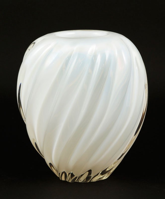 Seguso Murano White Vase: Archimede Seguso (1909 - 1999), Murano cased white vase, 7 1/4"h x 6 1/4" x 3 1/2". Provenance: Collection of Robert Loy.