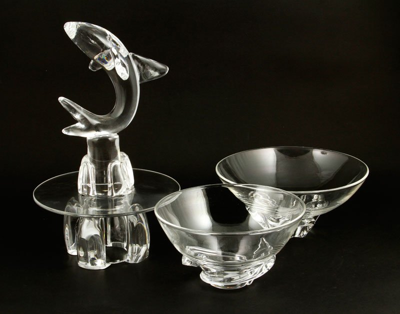 Lot of 4 Steuben Crystal Pieces: Lot of four Steuben crystal pieces all signed Steuben, to include: centerpiece set comprised of shape #8047, “Seasprite,” leaping fish designed by George Thompson on conforming base, 12” h, shap