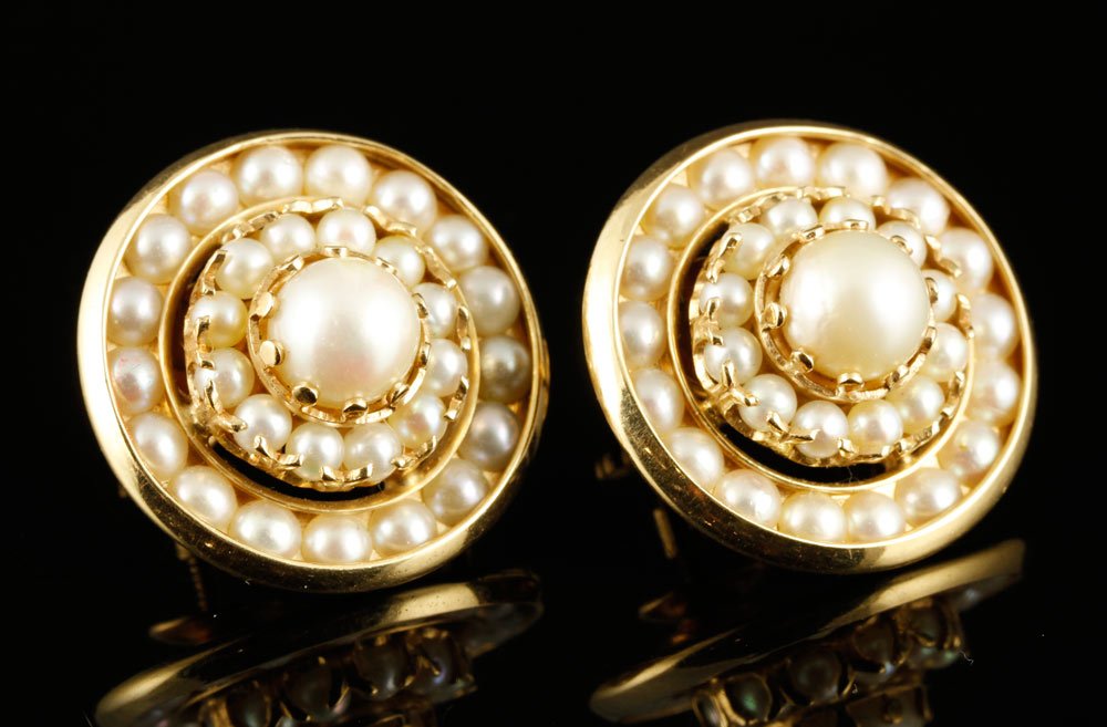 14K Gold and Pearl Earrings: 14K gold and pearl screw-back earrings, 7/8"dia.