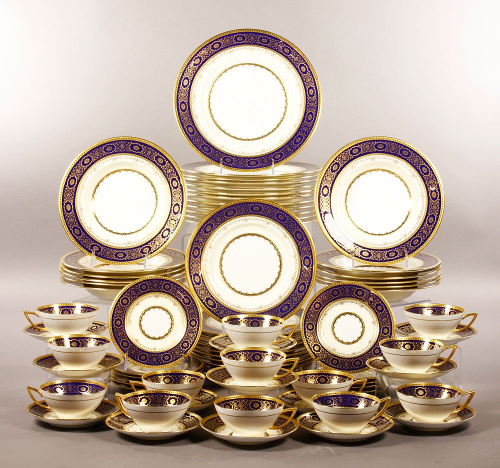 Set of Minton China: Set of Minton china, twelve place settings, fourteen cups, 74 pieces total, 10 1/2"dia (largest plate), 2"h x 4"dia (cup), 6"dia (smallest plate). Provenance: CT estate.
