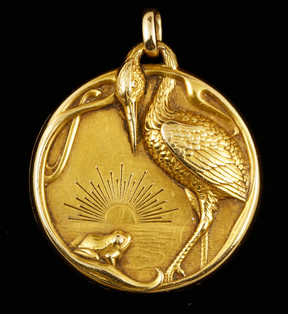 Art Deco 14K Yellow Gold Locket: Art Deco 14K yellow gold locket, 1 1/8"dia, approximately 8 grams TW. Provenance: From a Framingham, MA estate.