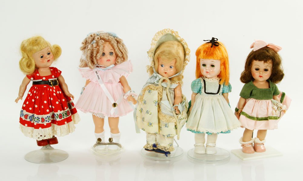 Lot of 5 Vogue Ginny Dolls: Lot of five Vogue Ginny dolls, to include: Little Bo Peep, Miss 1930, doll with pink and green dress, Square Dancer, and Wee Imp with carrot top hair. Provenance: From a Framingham, MA estate.