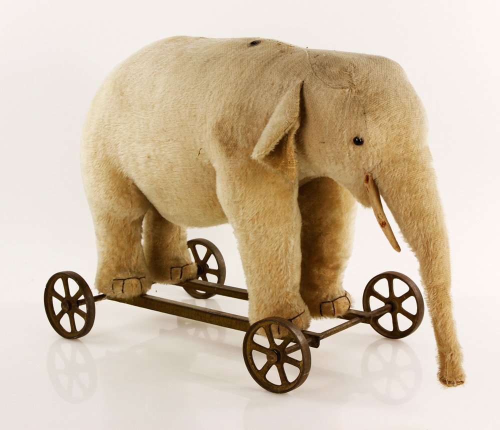 Steiff Elephant Pull Toy: Steiff elephant pull toy, circa 1890, 16" h x 22" w. Provenance: IL estate.