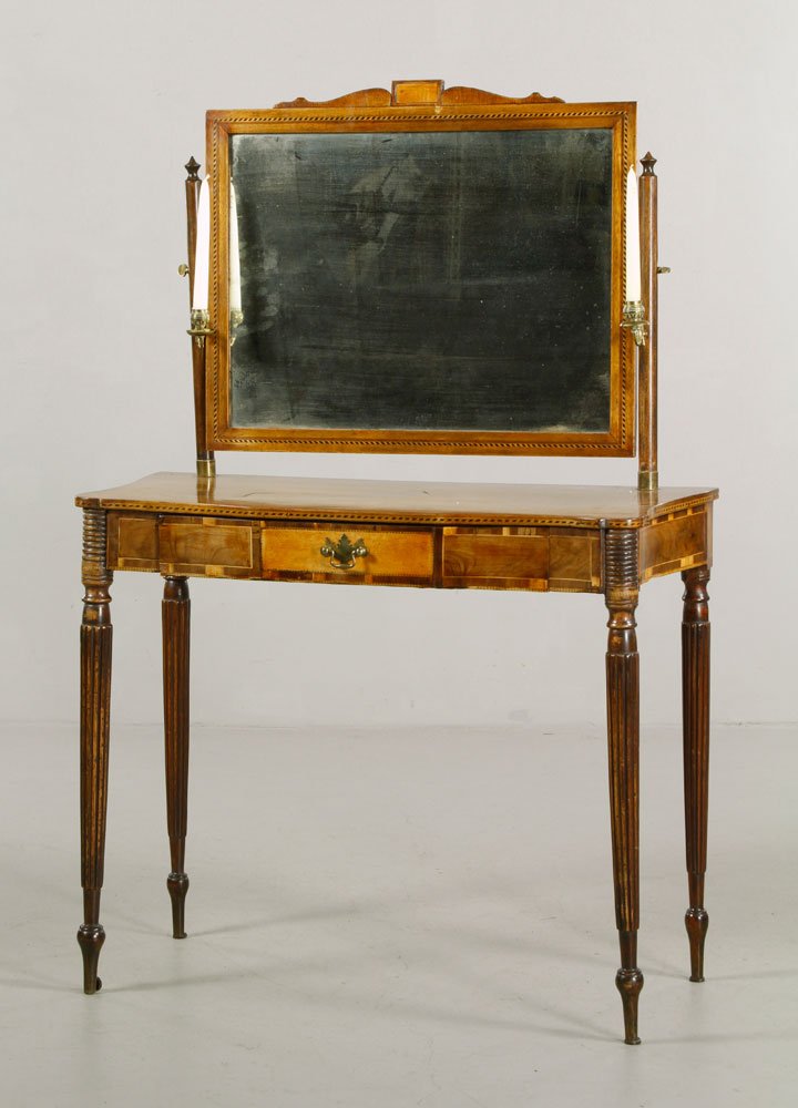 18th/19th C. Dressing Table with Mirror: Late 18th/early 19th century Sheraton dressing table with mirror, herringbone and checkerboard inlay, 53"h (overall) x 35" x 16". Provenance: VT estate.