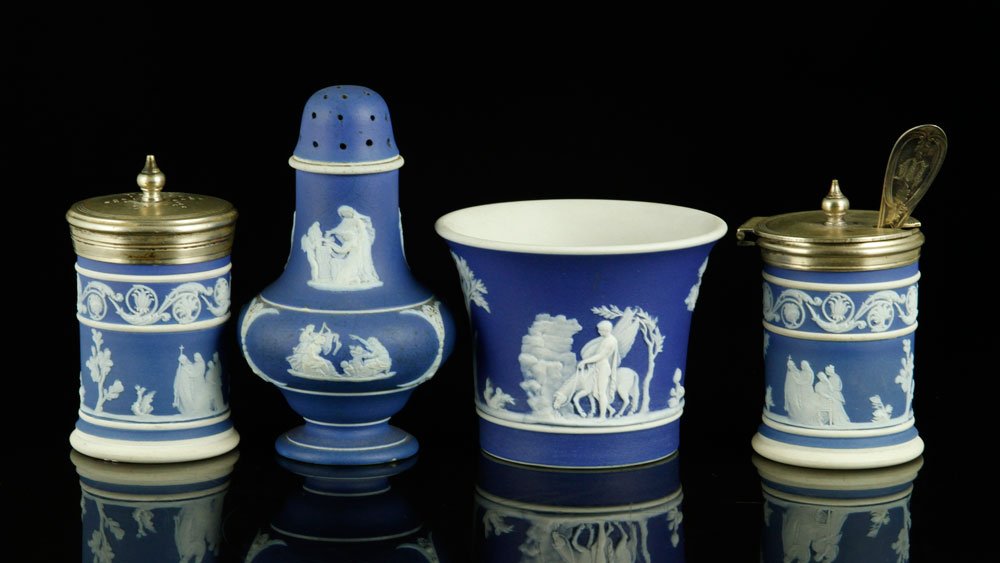 Wedgwood Jasperware Smalls: Pair of Wedgewood Jasperware salt and pepper, lidded, also includes a single salt and small vessel. Provenance: FL estate.